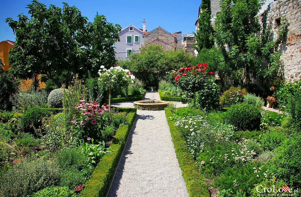 Ogród przy franciszkańskim klasztorze św Wawrzyńca w Šibeniku