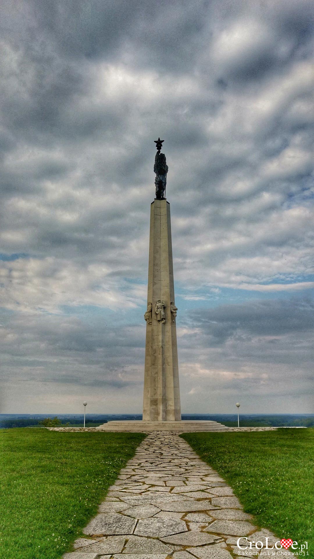 Pomnik bitwy pod Batiną