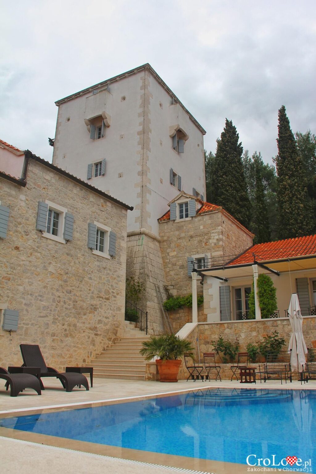 Zamek i Hotel Marchi w Maslinicy na wyspie Šolta