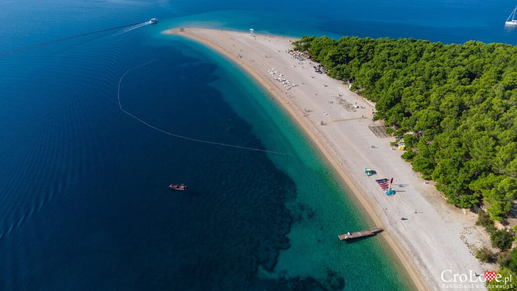 Plaża Zlatni Rat w Bol na wyspie Brač