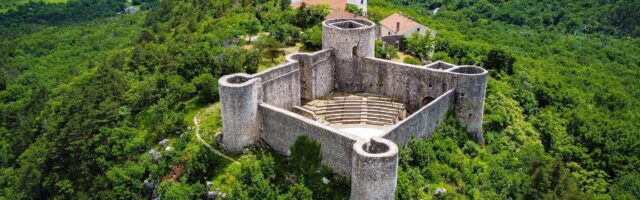 Zamek Drivenik w regionie Kvarner w Chorwacji