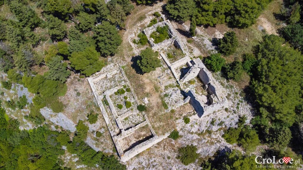 Fort Sv Juraj - Zatoka Caska na Wyspie Pag w Chorwacji